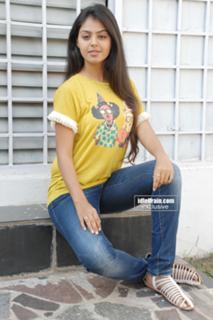 Monal Gajjar feet photo 15