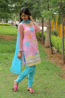 Monal Gajjar feet photo 10