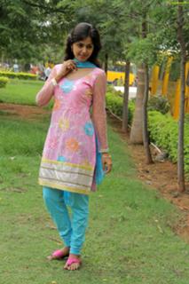 Monal Gajjar feet photo 9