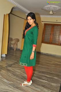 Monal Gajjar feet photo 6