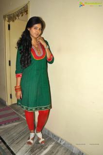 Monal Gajjar feet photo 4