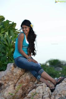 Monal Gajjar feet photo 19