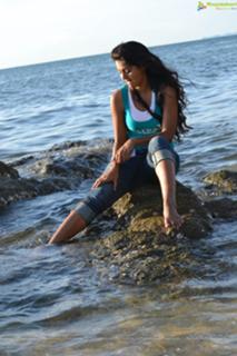Monal Gajjar feet photo 13