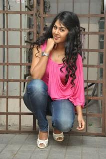 Monal Gajjar feet photo 5