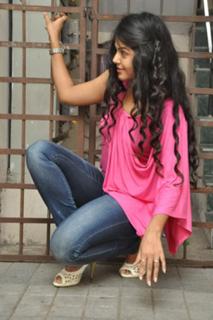 Monal Gajjar feet photo 3