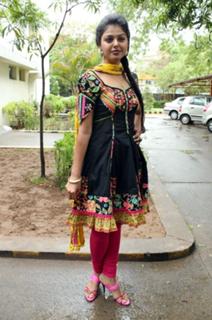 Monal Gajjar feet photo 13
