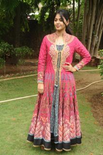 Monal Gajjar feet photo 15