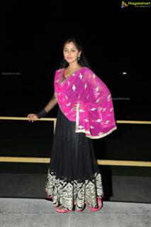 Monal Gajjar feet photo 6