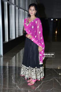Monal Gajjar feet photo 18