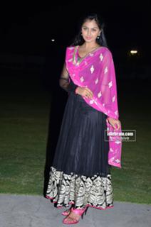 Monal Gajjar feet photo 17