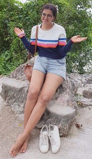 Monal Gajjar feet photo 15