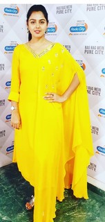 Monal Gajjar feet photo 14