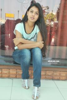 Monal Gajjar feet photo 3