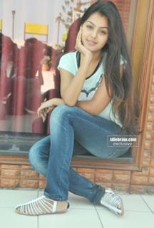 Monal Gajjar feet photo 10