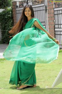 Monal Gajjar feet photo 9