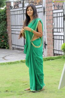 Monal Gajjar feet photo 7