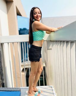 Monalisa feet photo 4