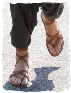 Monet Mazur feet photo thumbnail