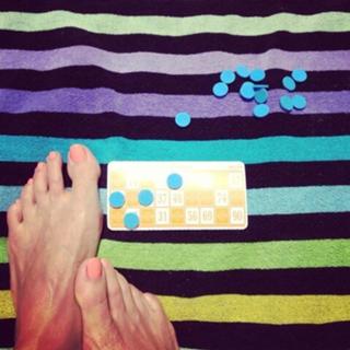 Monet Mazur feet photo thumbnail