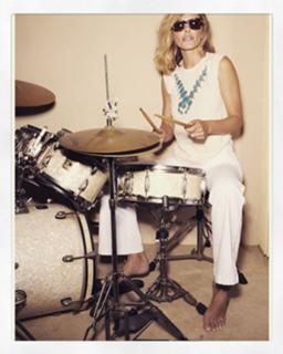 Monet Mazur feet photo thumbnail