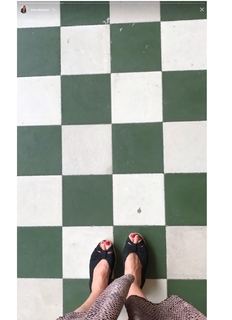 Monet Mazur feet photo thumbnail