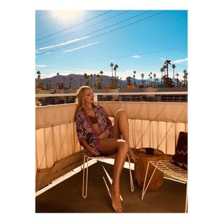 Monet Mazur feet photo thumbnail