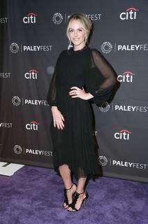 Monet Mazur feet photo thumbnail