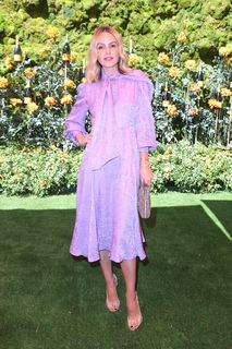 Monet Mazur feet photo thumbnail