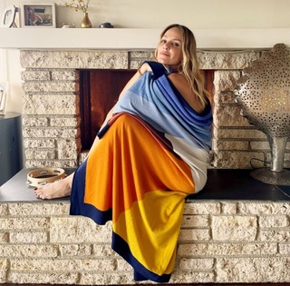 Monet Mazur feet photo thumbnail