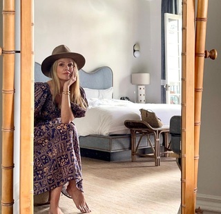 Monet Mazur feet photo thumbnail