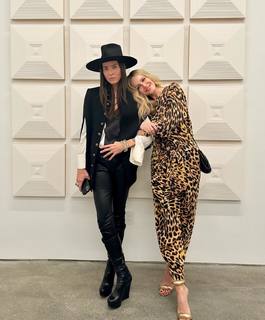 Monet Mazur feet photo thumbnail