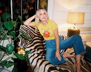 Monet Mazur feet photo thumbnail