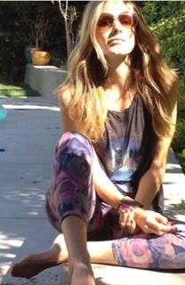 Monet Mazur feet photo thumbnail