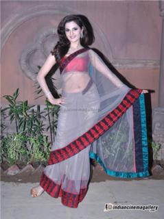 Monica Bedi feet photo 18