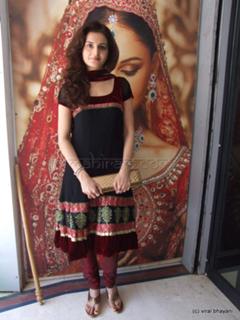 Monica Bedi feet photo 15