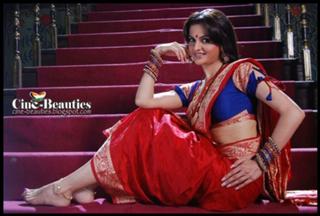 Monica Bedi feet photo 7