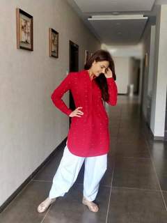 Monica Bedi feet photo 19