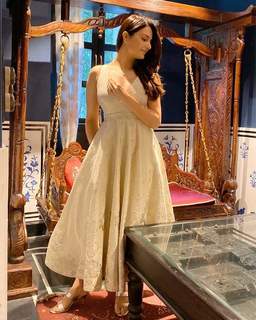 Monica Bedi feet photo 16