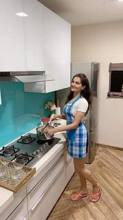 Monica Bedi feet photo 11