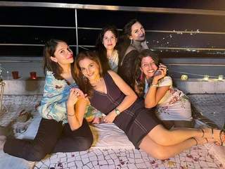 Monica Bedi feet photo 5