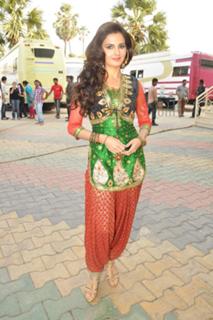 Monica Bedi feet photo 16