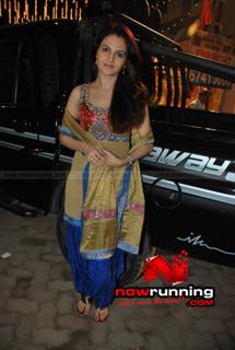 Monica Bedi feet photo 15