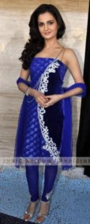 Monica Bedi feet photo 2