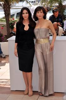 Monica Bellucci feet photo thumbnail
