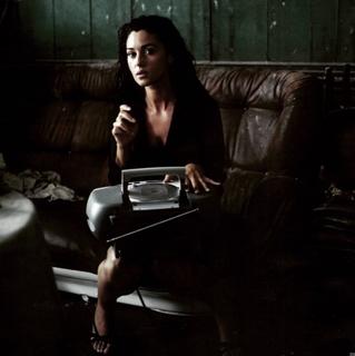 Monica Bellucci feet photo thumbnail
