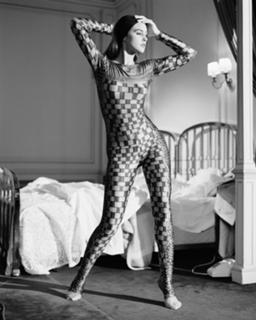 Monica Bellucci feet photo thumbnail