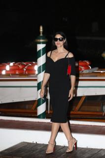 Monica Bellucci feet photo thumbnail
