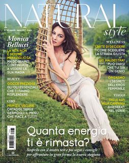 Monica Bellucci feet photo thumbnail
