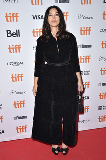Monica Bellucci feet photo thumbnail