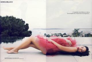 Monica Bellucci feet photo thumbnail